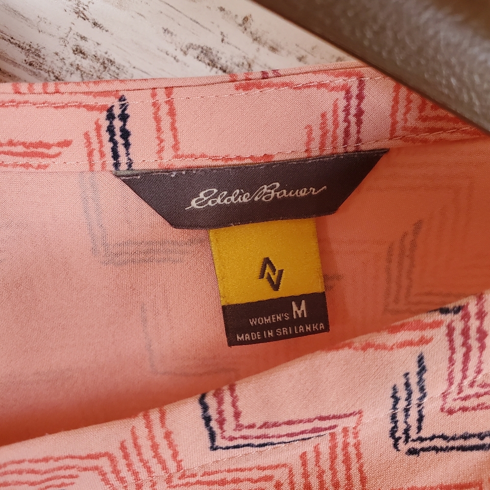 Eddie Bauer UPF 50+ Departure V-Neck Tank Top - Picture 2 of 8